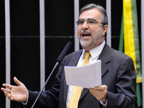 Deputado Henrique Fontana é contra empresas trabalharem neste momento da pandemia e critica Bolsonaro