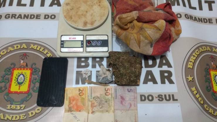 Dupla é presa acusada de tráfico de drogas em Santo Augusto
