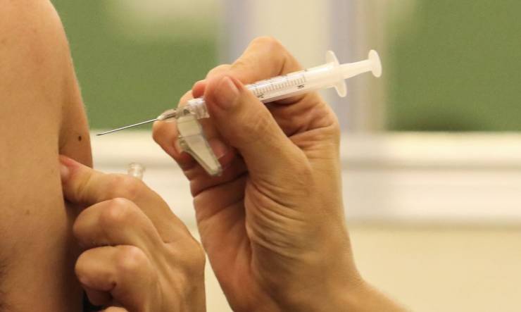 Pessoas de 55 a 59 anos poderão ser imunizadas contra covid-19 na próxima quarta-feira (16) em Três de Maio