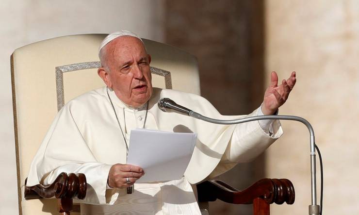 Papa pede desculpas por cancelar viagem à África
