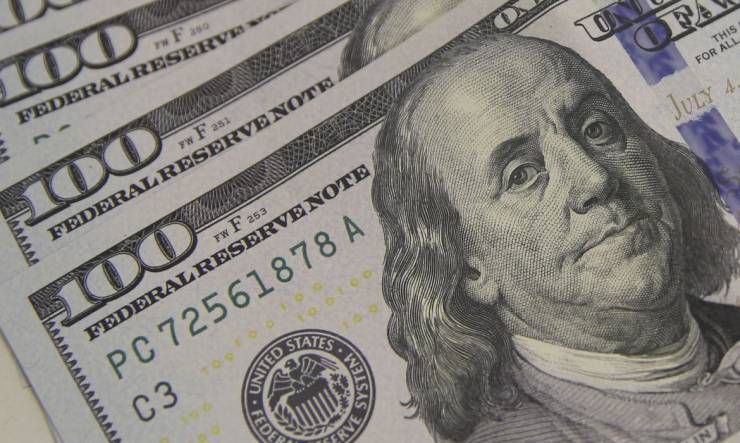 Nervosismo externo faz dólar subir para R$ 5,37
